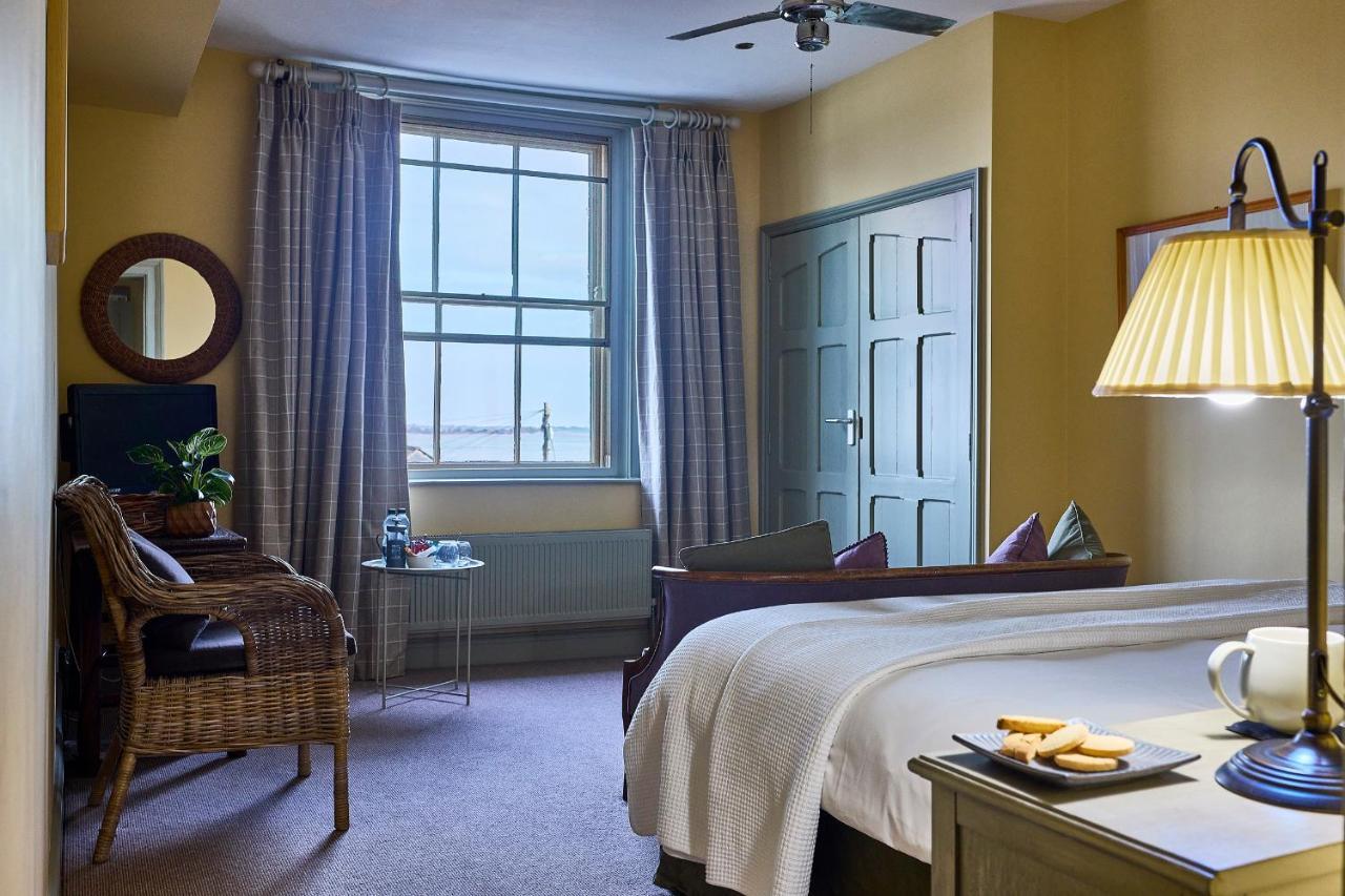 The Mistley Thorn Hotel Bagian luar foto